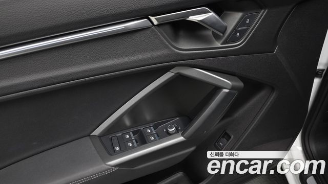 Audi Q3 2022 — photo 33