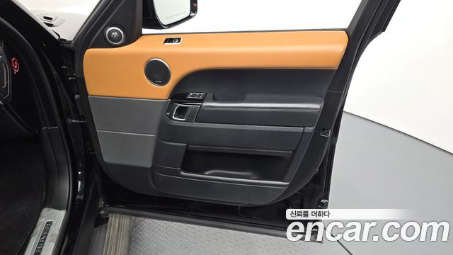 Land Rover Range Rover Sport 2019 — photo 14