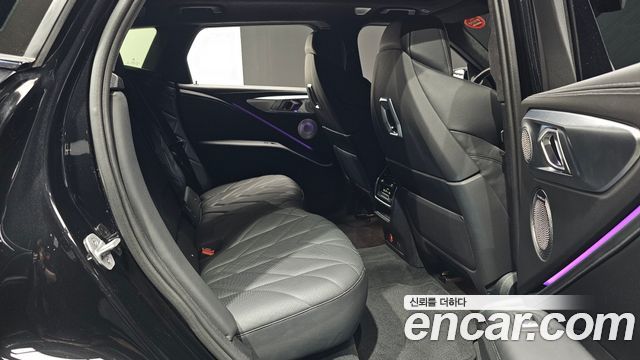BMW XM 2023 — photo 17