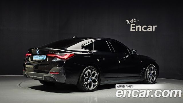 BMW i4 2022 — photo 2