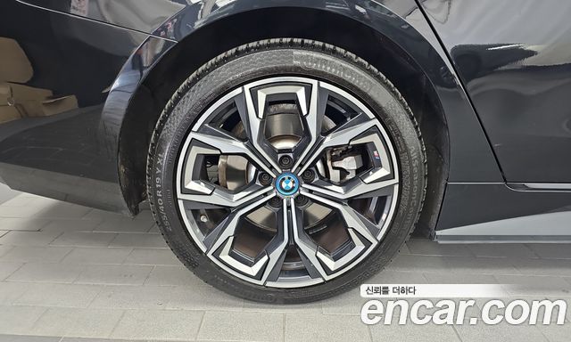 BMW i4 2022 — photo 5