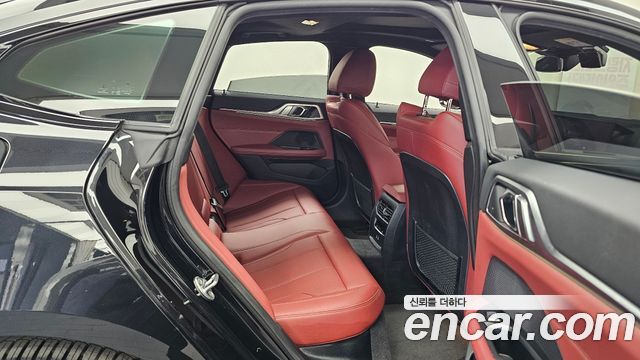 BMW i4 2022 — photo 17