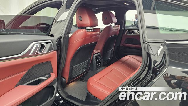 BMW i4 2022 — photo 18