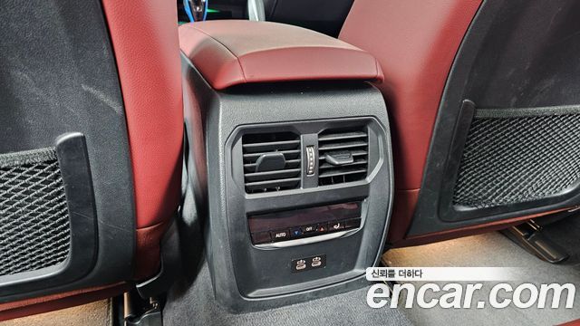 BMW i4 2022 — photo 32