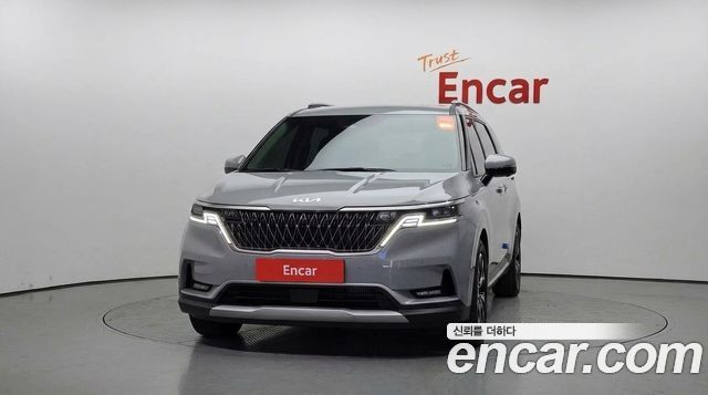 Kia Canival 2023 — photo 3