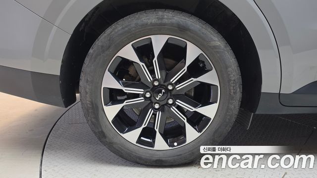 Kia Canival 2023 — photo 5
