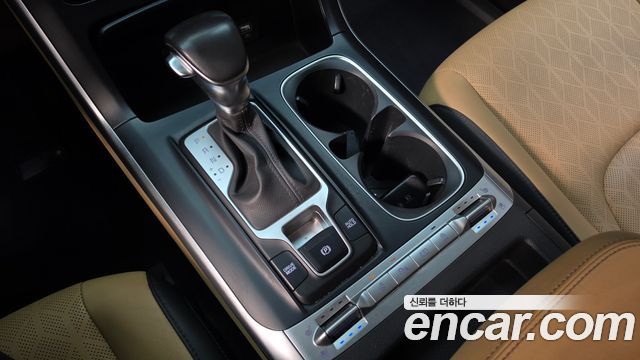 Kia Canival 2023 — photo 12