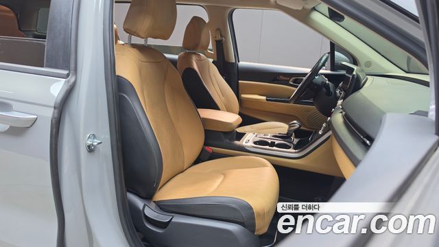 Kia Canival 2023 — photo 18