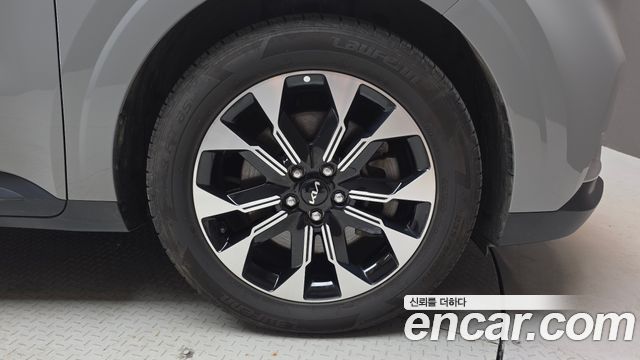 Kia Canival 2023 — photo 7