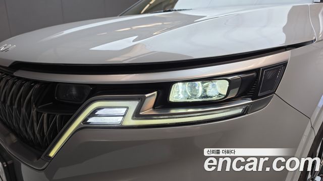 Kia Canival 2023 — photo 8
