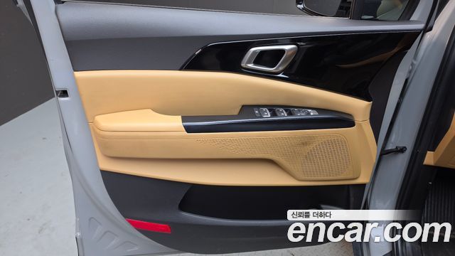Kia Canival 2023 — photo 14