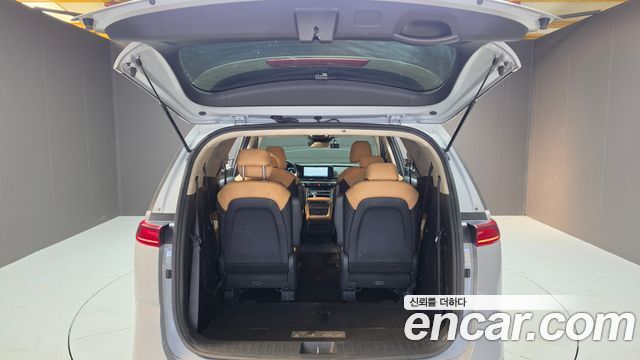 Kia Canival 2023 — photo 28