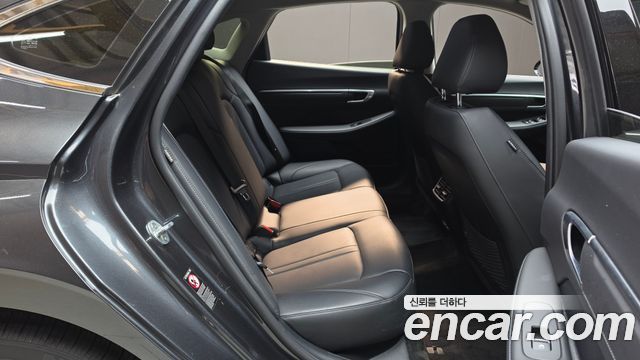 Hyundai Sonata 2022 — photo 17