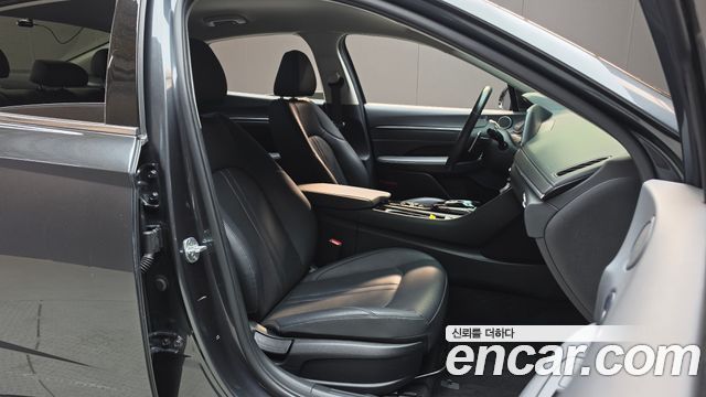 Hyundai Sonata 2022 — photo 18