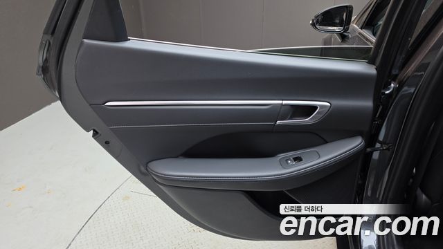 Hyundai Sonata 2022 — photo 15