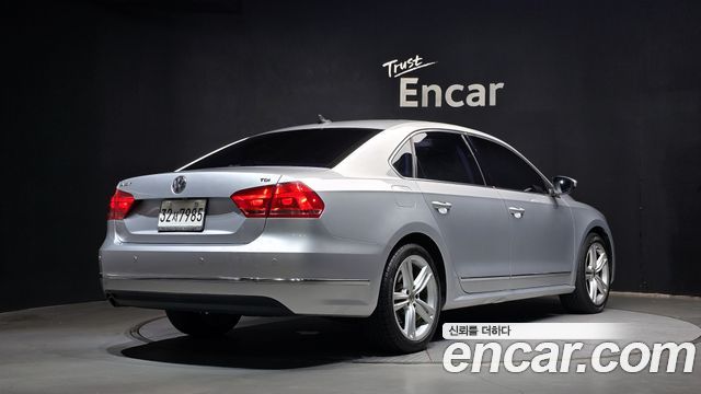 Volkswagen Passat 2015 — photo 2