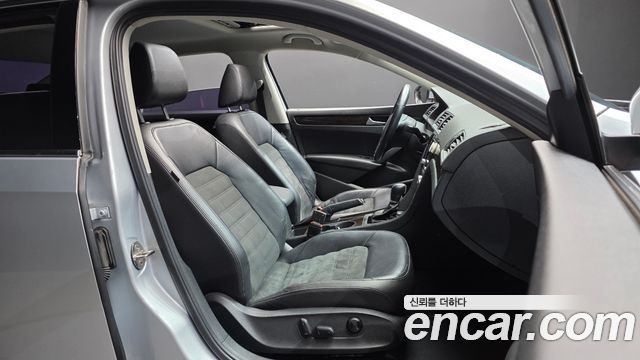 Volkswagen Passat 2015 — photo 11