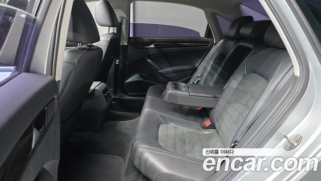 Volkswagen Passat 2015 — photo 12