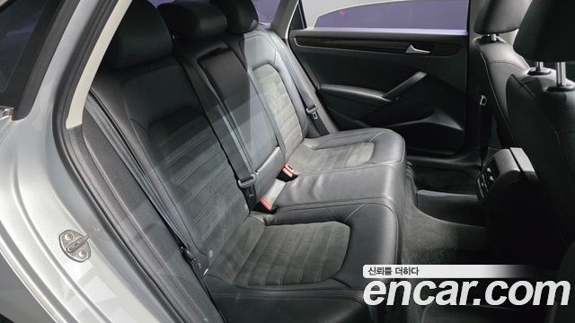Volkswagen Passat 2015 — photo 13