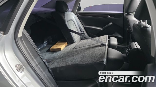 Volkswagen Passat 2015 — photo 14
