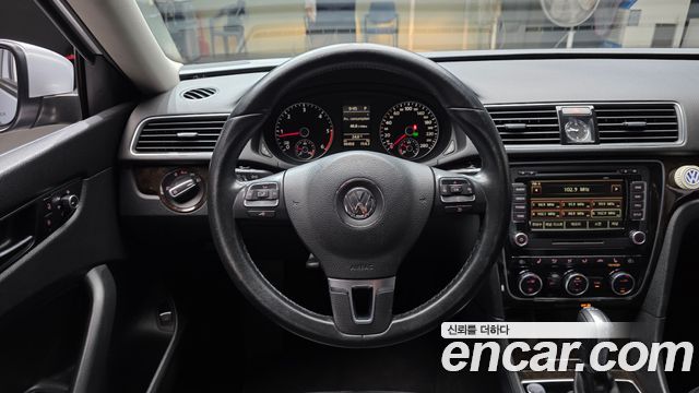Volkswagen Passat 2015 — photo 15