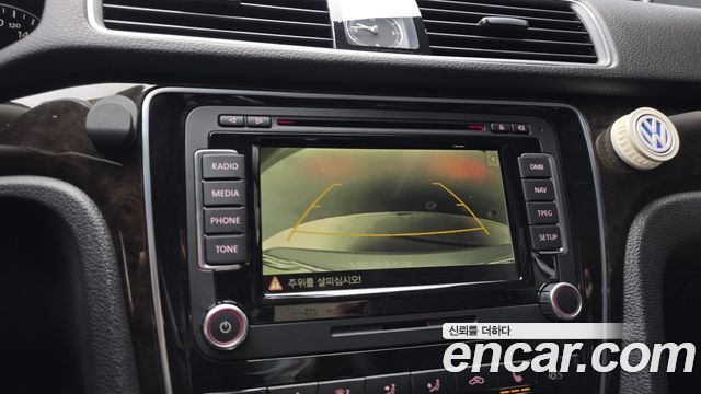 Volkswagen Passat 2015 — photo 17