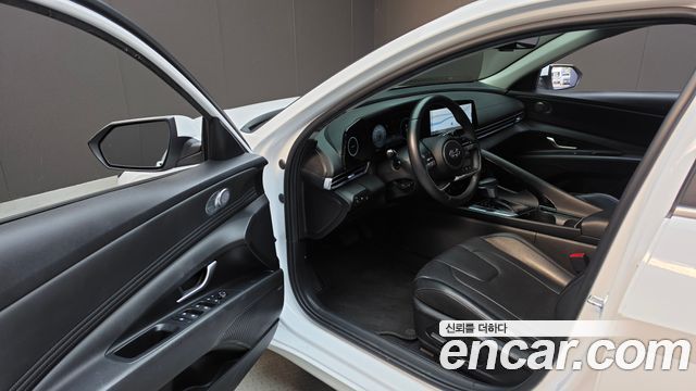 Hyundai AVANTE 2023 — photo 13