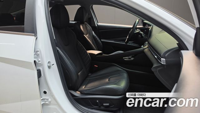 Hyundai AVANTE 2023 — photo 18