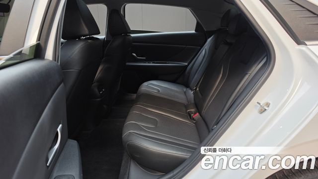 Hyundai AVANTE 2023 — photo 16