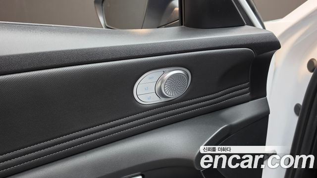 Hyundai AVANTE 2023 — photo 32