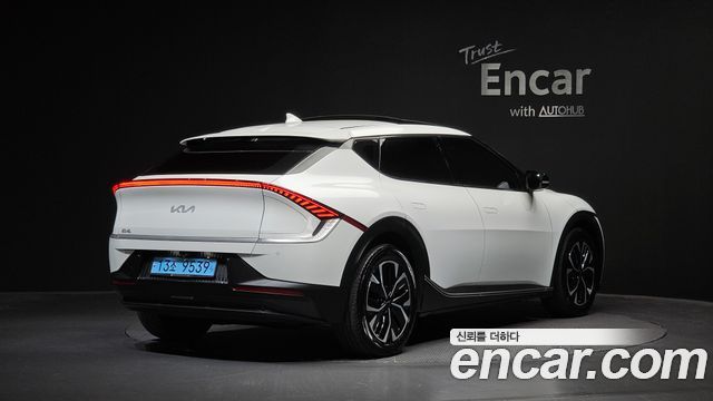 Kia EV6 2022 — photo 2