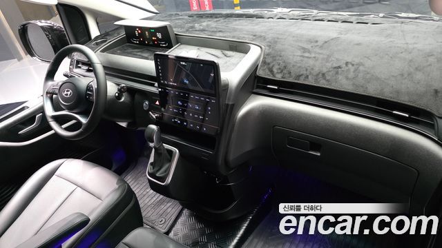 Hyundai Staria 2025 — photo 10