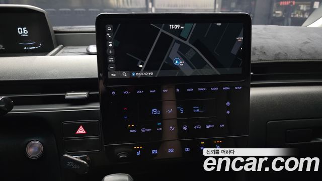 Hyundai Staria 2025 — photo 19