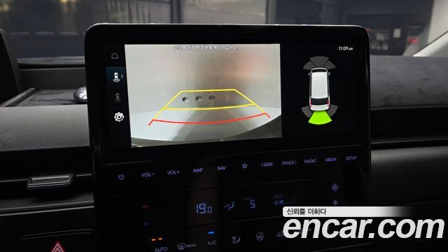 Hyundai Staria 2025 — photo 20