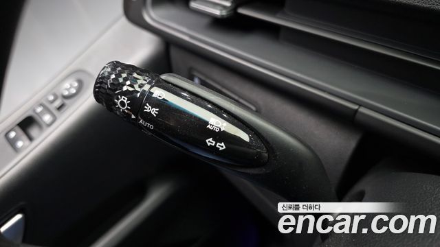 Hyundai Staria 2025 — photo 23
