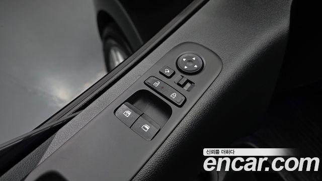 Hyundai Staria 2025 — photo 24