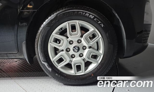 Hyundai Staria 2025 — photo 7