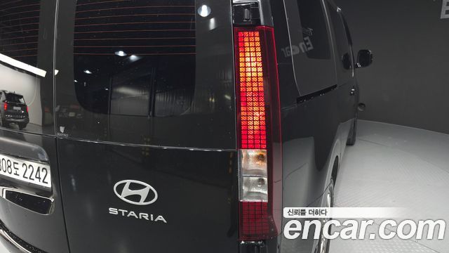 Hyundai Staria 2025 — photo 9