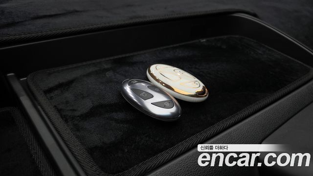 Hyundai Staria 2025 — photo 28