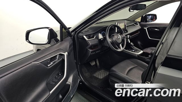 Toyota RAV4 2024 — photo 13