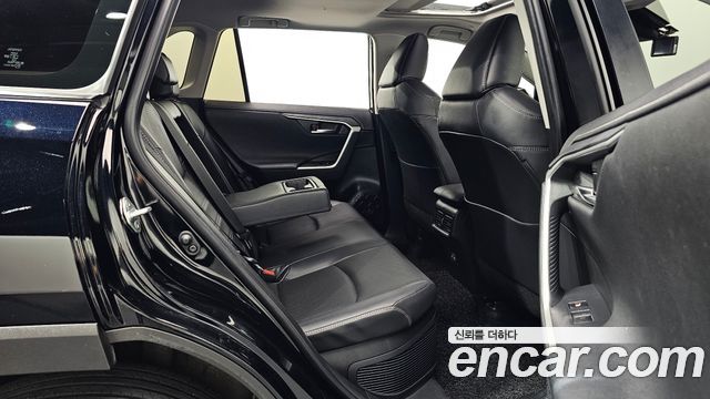 Toyota RAV4 2024 — photo 18
