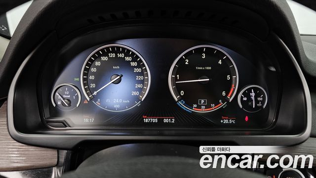 BMW X5 2015 — photo 8