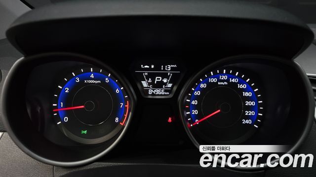 Hyundai AVANTE 2015 — photo 11