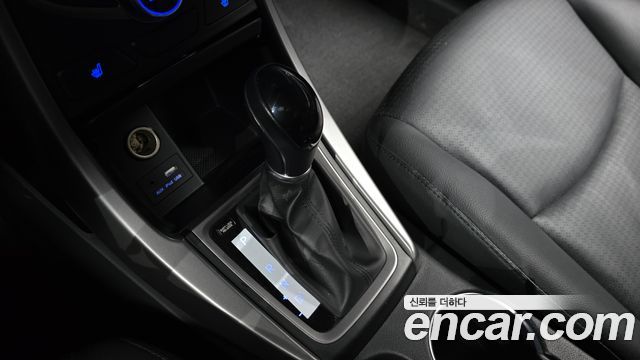Hyundai AVANTE 2015 — photo 12