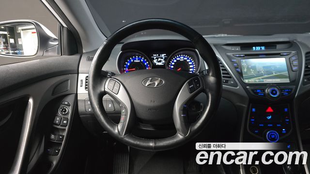 Hyundai AVANTE 2015 — photo 18