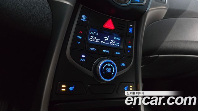 Hyundai AVANTE 2015 — photo 23