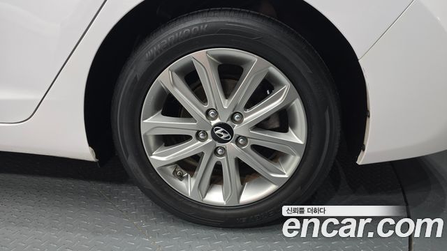 Hyundai AVANTE 2015 — photo 7