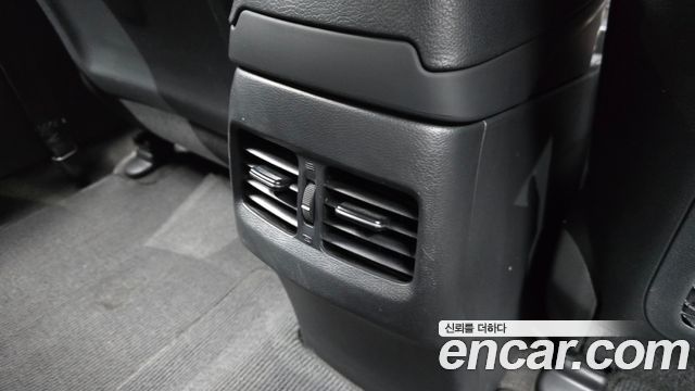 Hyundai AVANTE 2015 — photo 27