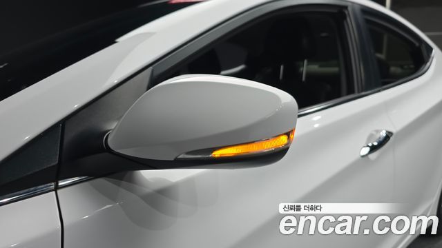 Hyundai AVANTE 2015 — photo 29