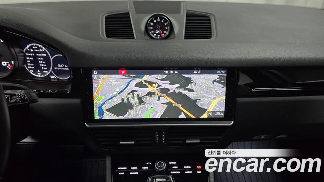 Porsche Cayenne 2020 — photo 19